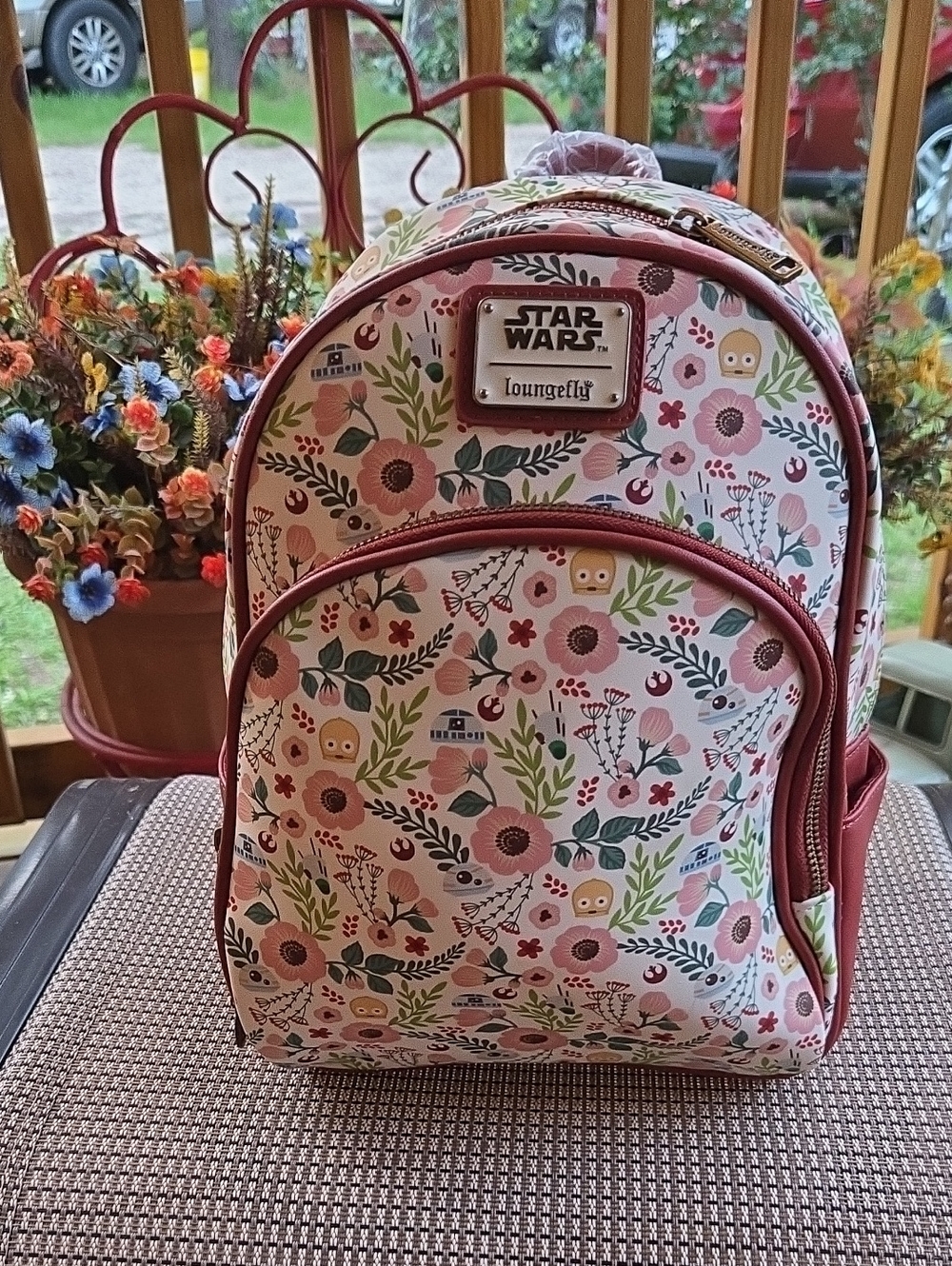 Star Wars Loungefly Droids Floral Mini Backpack NWTs.       (#2058)